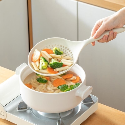 Silikonowy strzykawka skopa kolander szczelinowana łyżka makaronowa odporna na ciepło 600 ° F szczelinowane łyżki ławki do kuchni narzędzie do gotowania